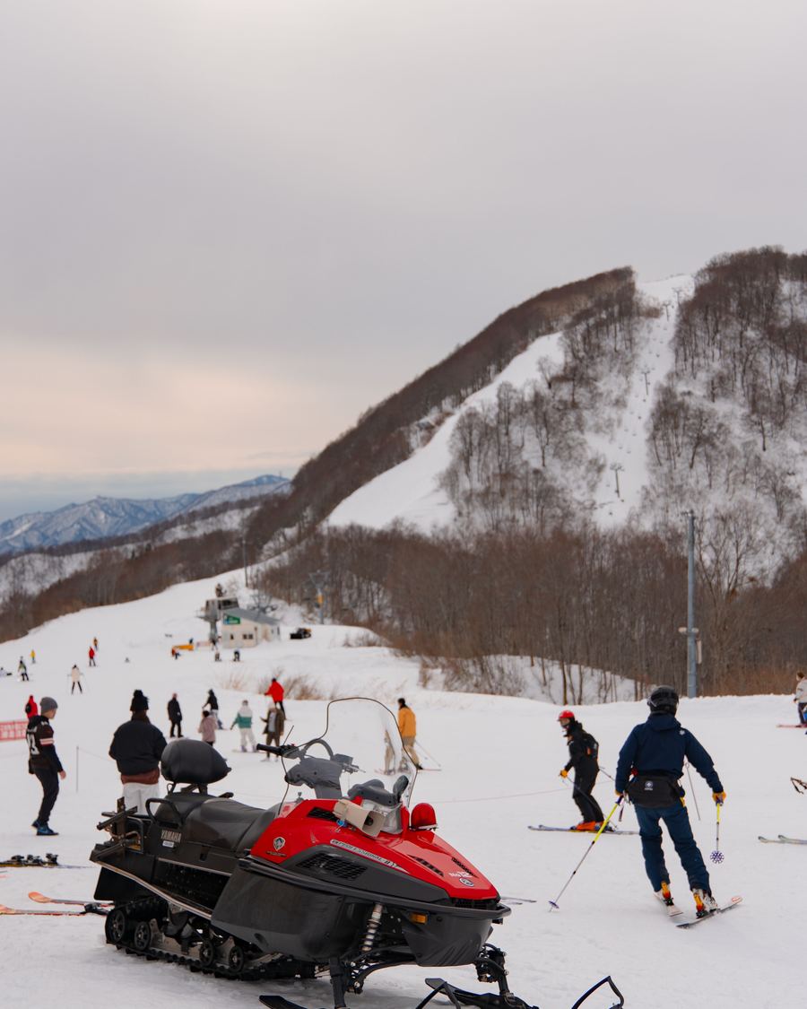 Ski season on the mountain — Snow Mountains